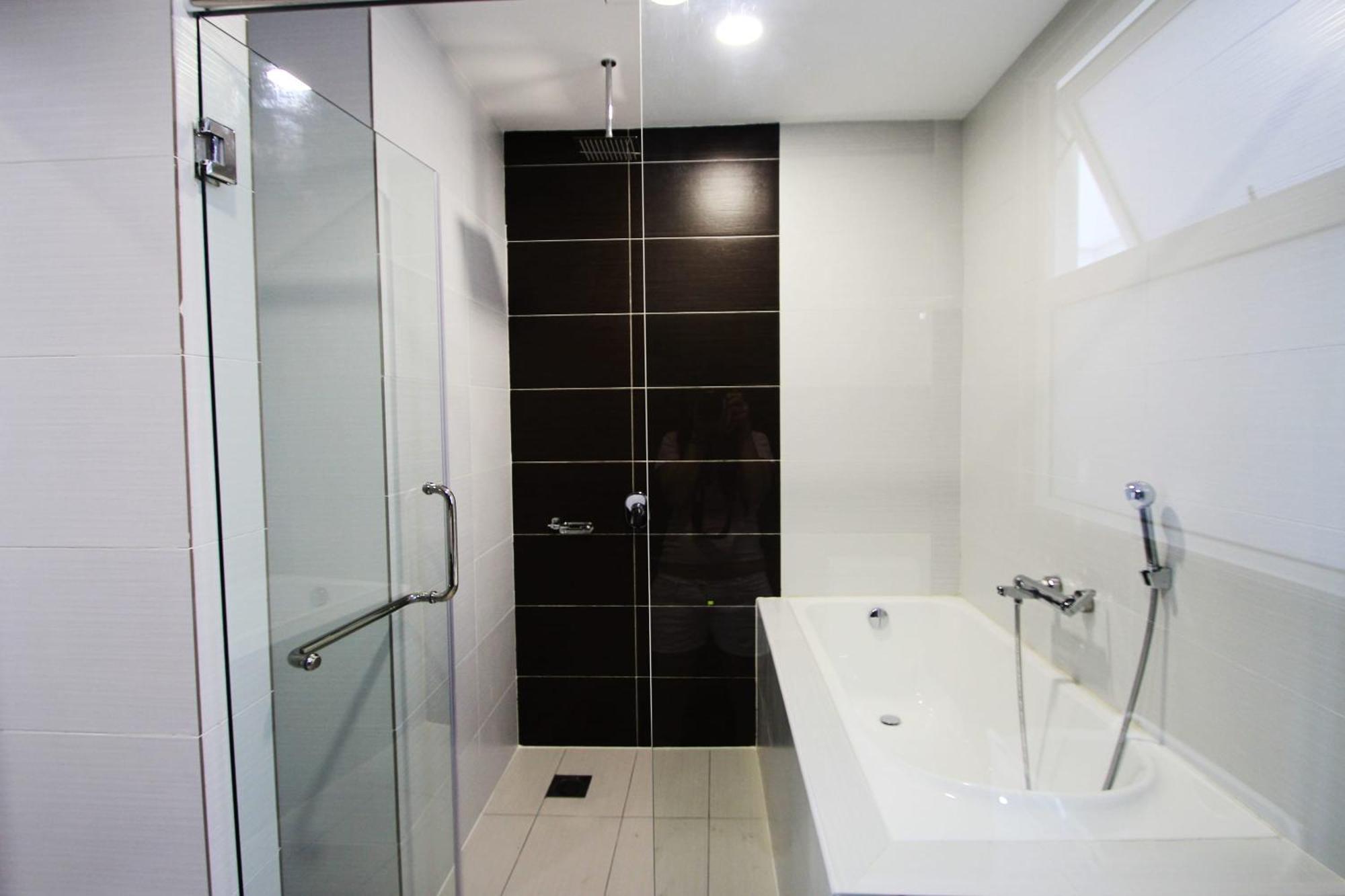 ヌサジャヤCozy, High-Floor 2Br Apt Near Legolandアパートメント エクステリア 写真